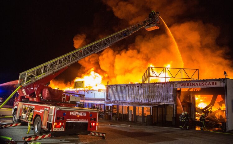 fire, flames, fire fighters, destruction, building, burned out, night, smoke, turntable ladder, clear, hot