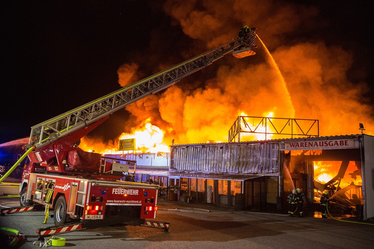 fire, flames, fire fighters, destruction, building, burned out, night, smoke, turntable ladder, clear, hot